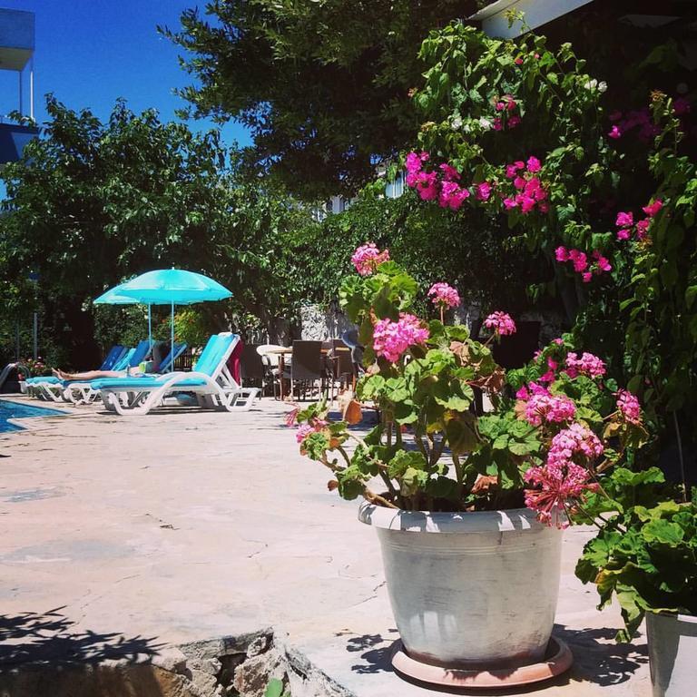 Parla Apart Hotel Cesme Exterior photo